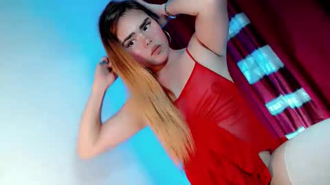 Snapshot of hotesttransintown chatting on 01.11.26 JANNA online show from 01.11.26