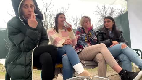 Snapshot of hotfallinganna chatting on 02.01.25 Anna online show from 02.01.25