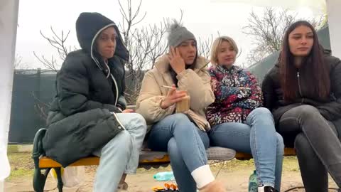 Snapshot of hotfallinganna chatting on 02.03.25 Anna online show from 02.03.25