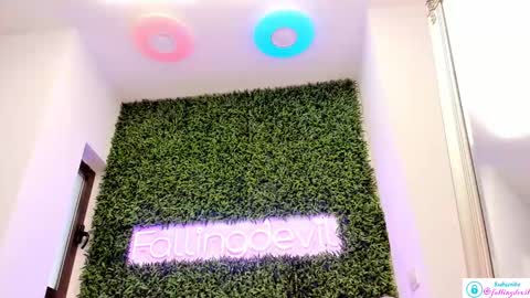 Snapshot of hotfallingdevil chatting on 02.20.25 hotfallingdevil online show from 02.20.25