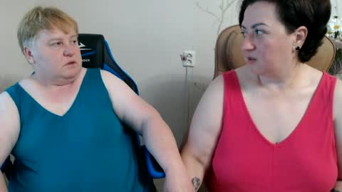 Snapshot of hotfiremommy chatting on 06.27.26 LimonkaFire online show from 06.27.26