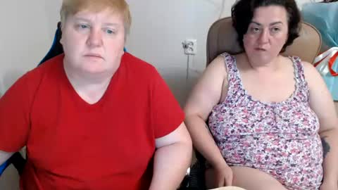 Snapshot of hotfiremommy chatting on 07.25.26 LimonkaFire online show from 07.25.26