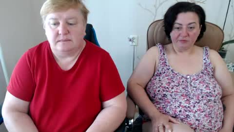 Snapshot of hotfiremommy chatting on 07.30.26 LimonkaFire online show from 07.30.26