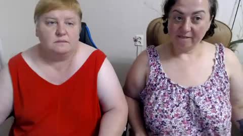 Snapshot of hotfiremommy chatting on 07.30.26 LimonkaFire online show from 07.30.26