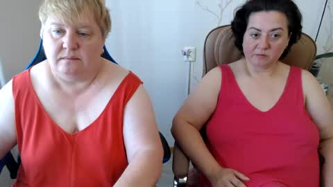 Snapshot of hotfiremommy chatting on 08.01.26 LimonkaFire online show from 08.01.26