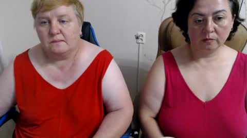 Snapshot of hotfiremommy chatting on 08.01.26 LimonkaFire online show from 08.01.26