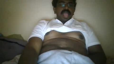 Snapshot of hotgluteus4321 chatting on 11.28.25 hotgluteus4321 online show from 11.28.25