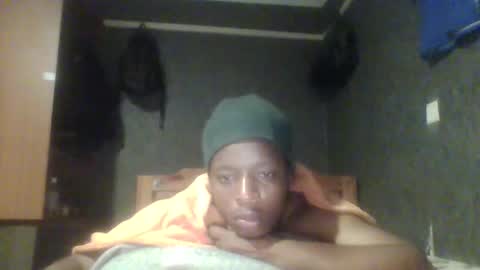 hotguyy001 online show from 02.17.25