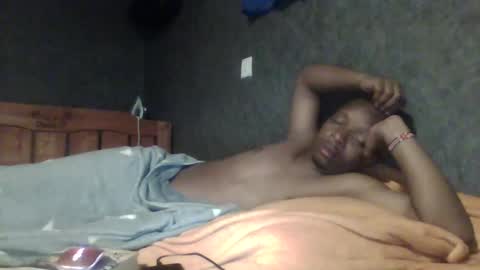 hotguyy001 online show from 02.24.25