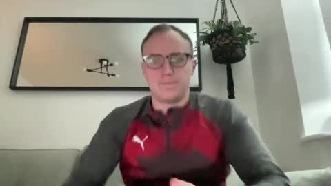 hotholby86 online show from 12.27.24