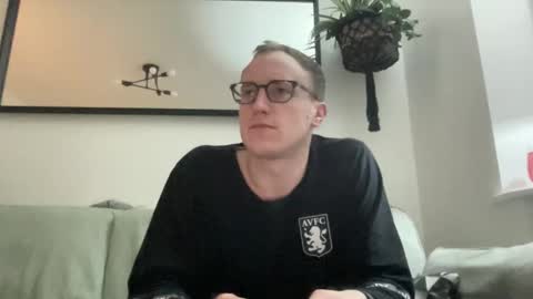 hotholby86 online show from 01.12.25