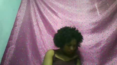 Snapshot of hotiesveronique chatting on 10.30.25 veronique online show from 10.30.25