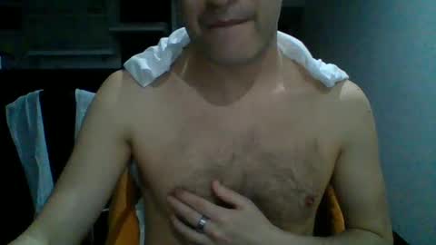 hottitan  twitter Marianoshcam online show from 11.18.25
