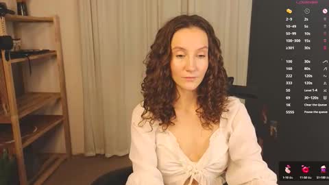 Snapshot of hotlaracroft chatting on 09.29.25 Allison online show from 09.29.25