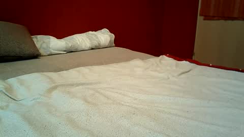 Snapshot of hotmakenzie chatting on 03.11.25 Makenzie online show from 03.11.25