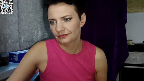 Snapshot of hotmamaqueen234 chatting on 05.17.26 hotmamaqueen234 online show from 05.17.26