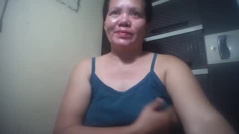 Snapshot of hotmatureladyxxx chatting on 12.20.25 hotmatureladyxxx online show from 12.20.25