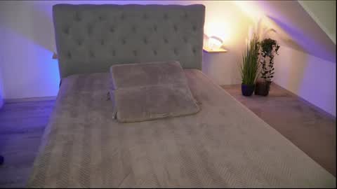 hotmilfbitch online show from 06.13.26