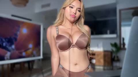 Snapshot of hotmissjessica chatting on 01.17.25 Jessica Ortega online show from 01.17.25