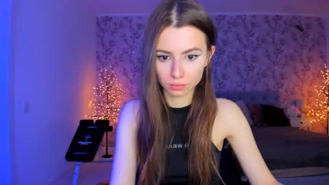 hotmolly_ online show from 06.07.26