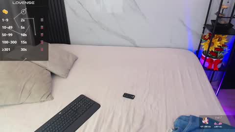 Snapshot of hotpawgmilf chatting on 11.18.25 Sussy Bloom online show from 11.18.25