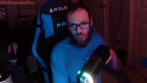 Snapshot of hotpumpkinpies chatting on 12.30.24 hotpumpkinpies online show from 12.30.24