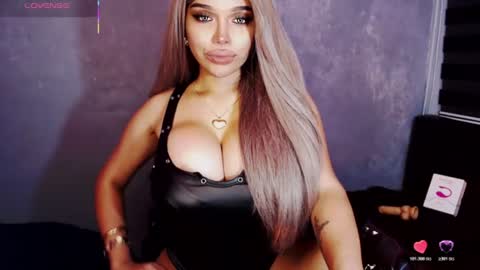 Snapshot of hotsexyhugetrans chatting on 06.30.26 Marga Avery online show from 06.30.26
