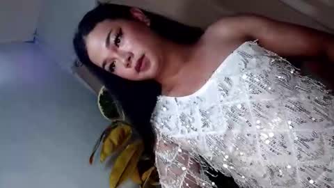 hotsiren101 online show from 05.20.26
