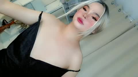 Snapshot of hotsiren101 chatting on 06.17.26 hotsiren101 online show from 06.17.26