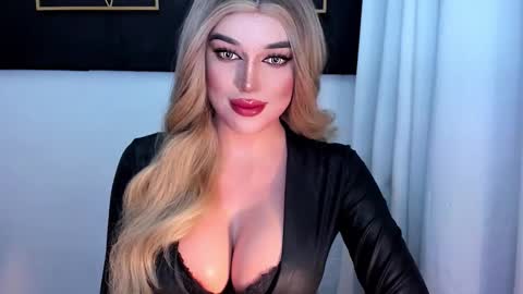 Snapshot of hotstellacumxxx chatting on 03.05.26 STELLA online show from 03.05.26