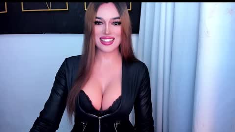 Snapshot of hotstellacumxxx chatting on 03.25.26 STELLA online show from 03.25.26