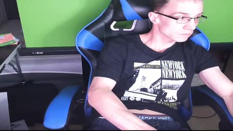 Snapshot of hotsummerboy89 chatting on 01.22.25 hotsummerboy89 online show from 01.22.25