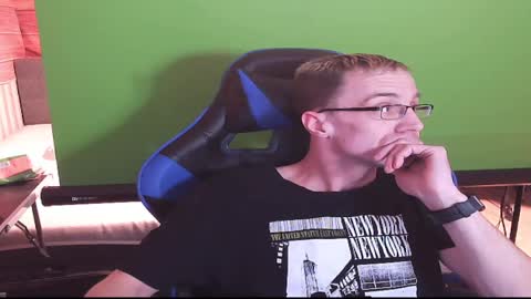 Snapshot of hotsummerboy89 chatting on 01.23.25 hotsummerboy89 online show from 01.23.25