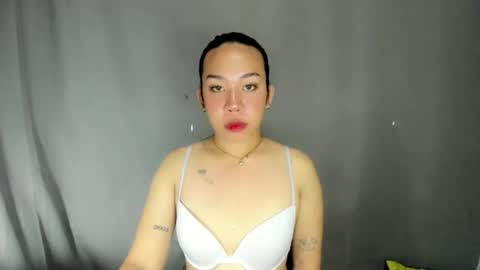 Snapshot of hott_cumforyou chatting on 04.24.26 jelaigrande online show from 04.24.26