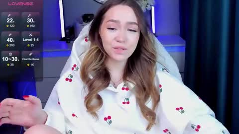 Snapshot of hottease_pvt chatting on 11.12.25 hello Im Eva online show from 11.12.25