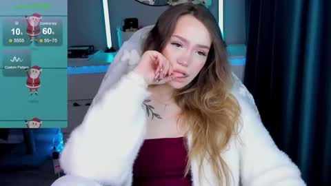 Snapshot of hottease_pvt chatting on 12.14.25 hello Im Eva online show from 12.14.25