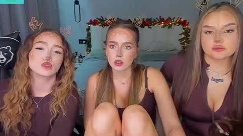 Snapshot of hottease_pvt chatting on 12.18.25 hello Im Eva online show from 12.18.25