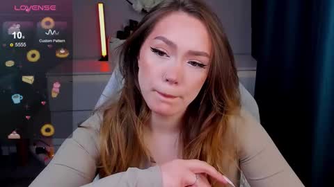 Snapshot of hottease_pvt chatting on 01.15.26 hello Im Eva online show from 01.15.26