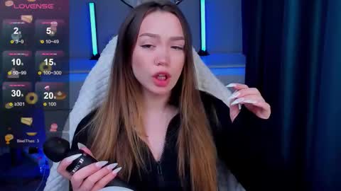 Snapshot of hottease_pvt chatting on 01.17.26 hello Im Eva online show from 01.17.26