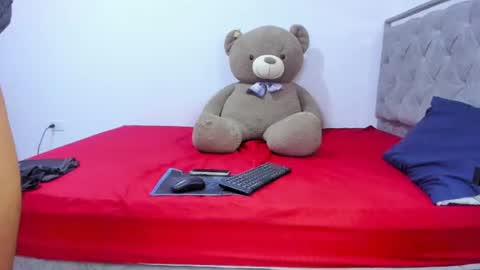 Snapshot of hottie_couplee chatting on 06.20.26 Tavo and lucy online show from 06.20.26