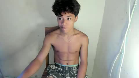 Snapshot of hottie_migs chatting on 04.12.26 hottie_migs online show from 04.12.26