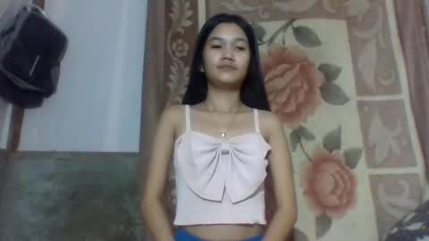 Snapshot of hottie_ptite chatting on 12.01.25 hottie_ptite online show from 12.01.25