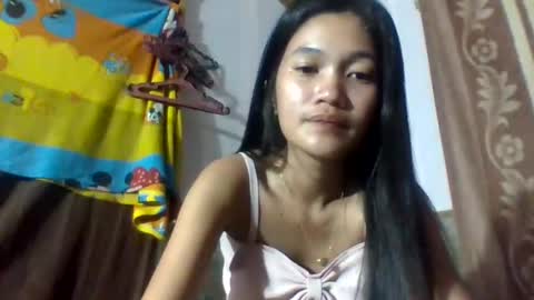 Snapshot of hottie_ptite chatting on 12.22.25 hottie_ptite online show from 12.22.25