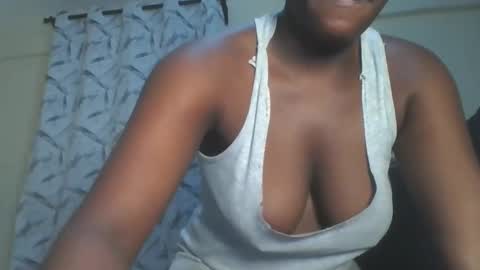 Snapshot of hottie_vera chatting on 06.02.26 vera online show from 06.02.26