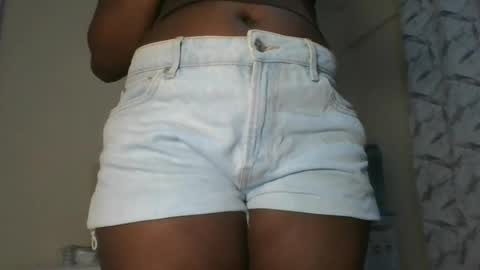 Snapshot of hottie_vera chatting on 07.24.26 vera online show from 07.24.26