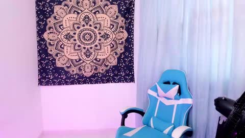 Snapshot of hottie_veronica chatting on 02.10.25 Veronica independent model online show from 02.10.25