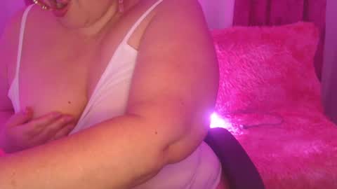 Snapshot of hottieauntie chatting on 10.19.25 sweetie Aunt online show from 10.19.25