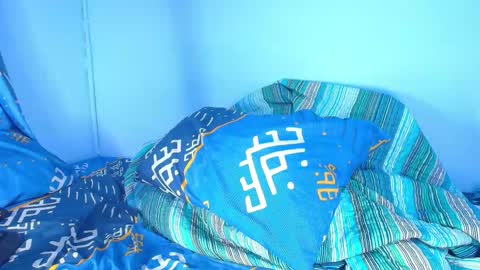 independent Model online show from 10.17.25