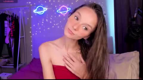 Snapshot of hottiesteverly chatting on 11.19.25 Jane online show from 11.19.25