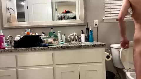 Snapshot of hottiewithabody101 chatting on 10.31.25 hottiewithabody101 online show from 10.31.25